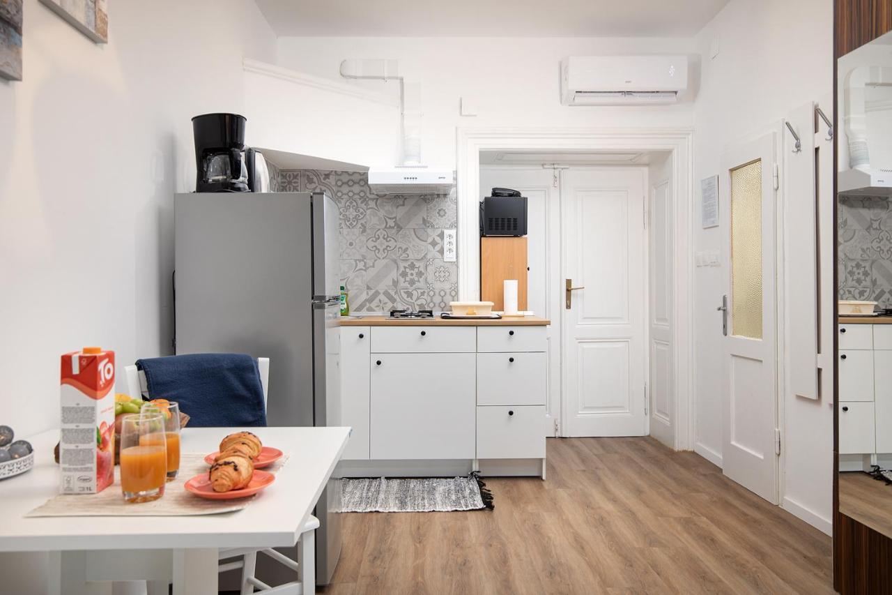 Four Modern Apartment's At Antique Villa, Castropola 8, Pula, Center *