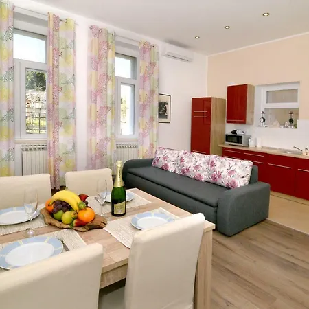 Four Modern Apartment'S At Antique Villa, Castropola 8, Pula, City Center Exterior photo